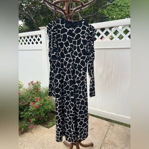 Ann Taylor Black and White Giraffe-Print Long Sleeve Dress